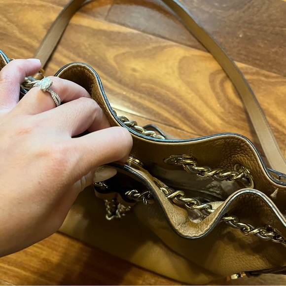 Michael Kors "Frankie" Drawstring Messenger Bag Leather shoulder/cross body - Picture 11 of 14